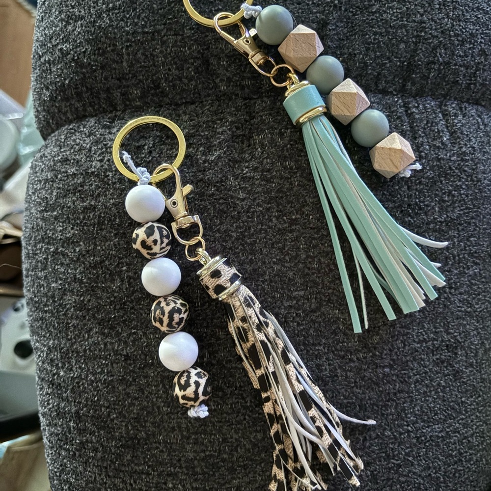 Beautiful Key Chain - Picture 2 of 3